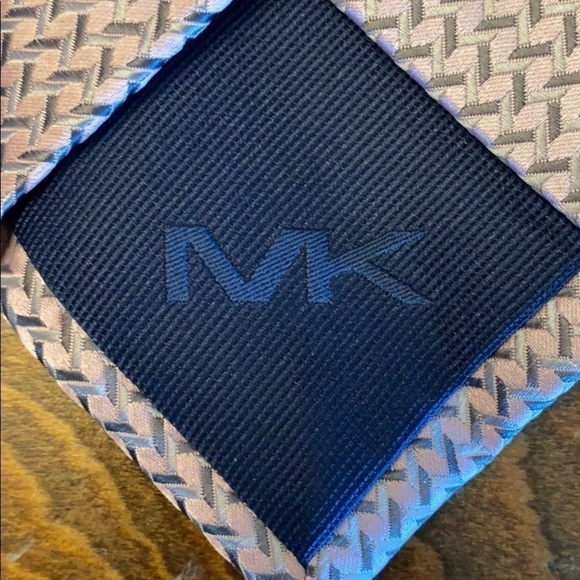Michael Kors Tie - Picture 6 of 6